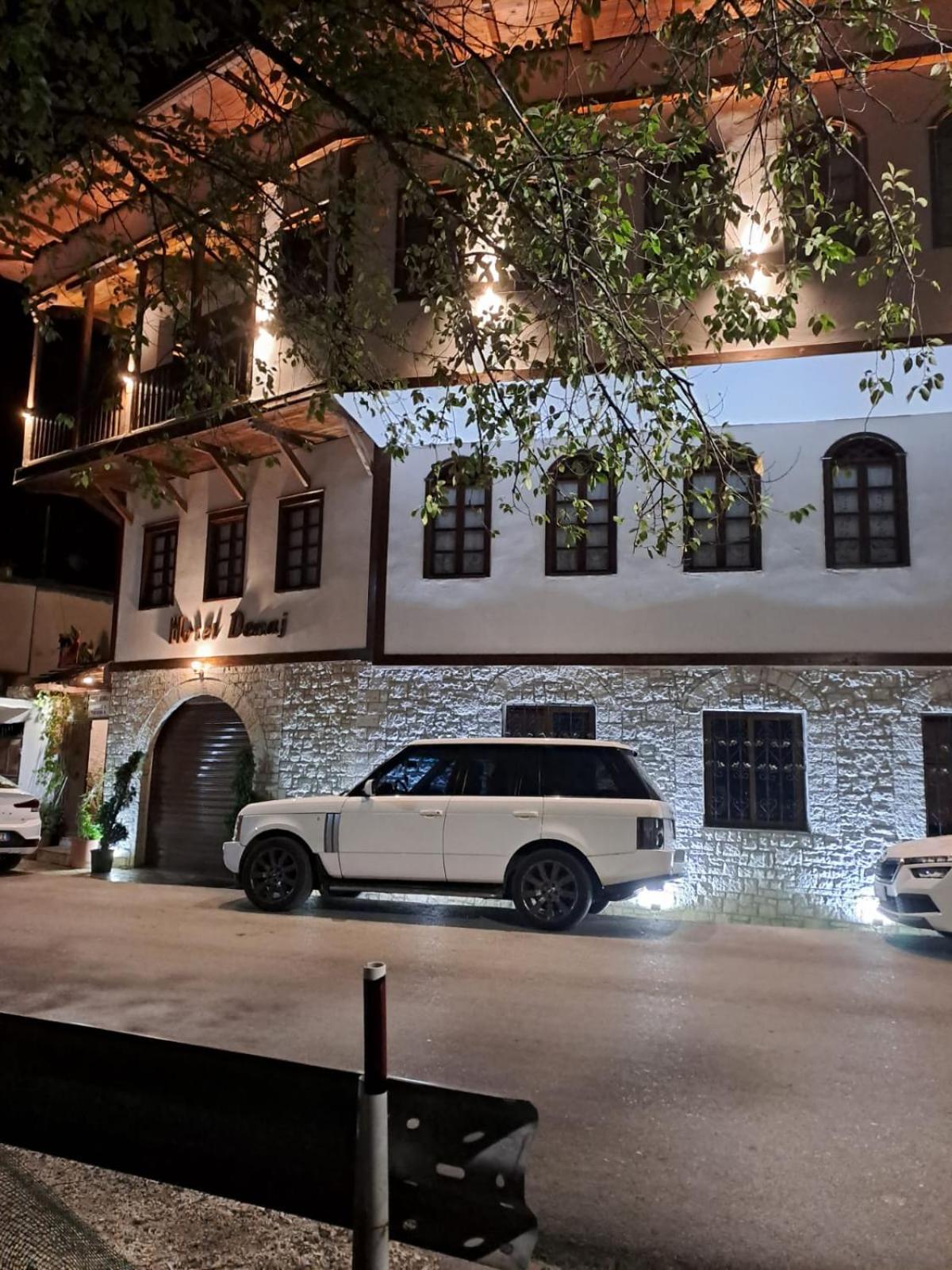 Hotel Demaj Berat Exterior photo