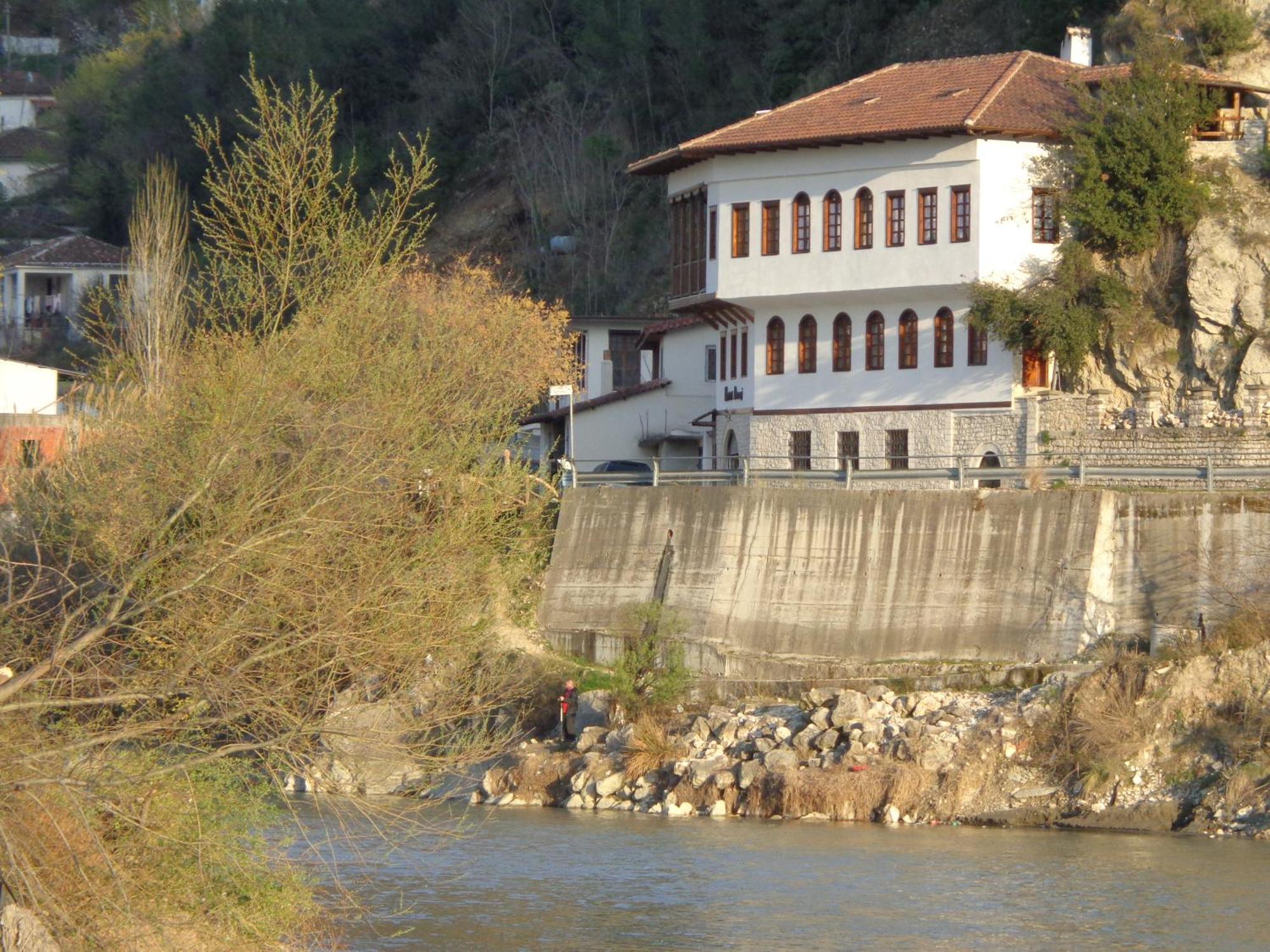 Hotel Demaj Berat Exterior photo