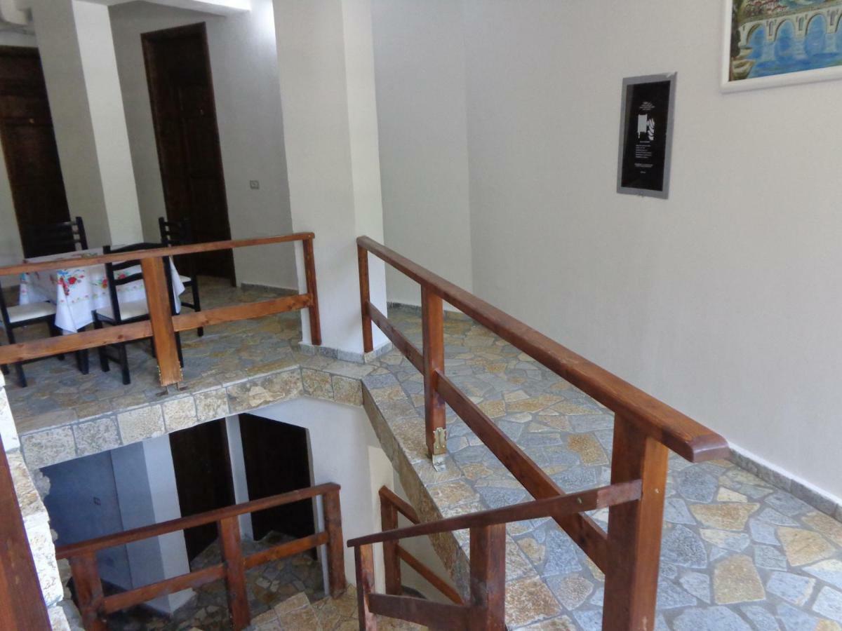 Hotel Demaj Berat Exterior photo