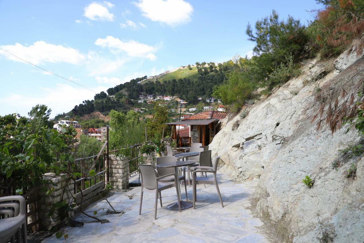 Hotel Demaj Berat Exterior photo