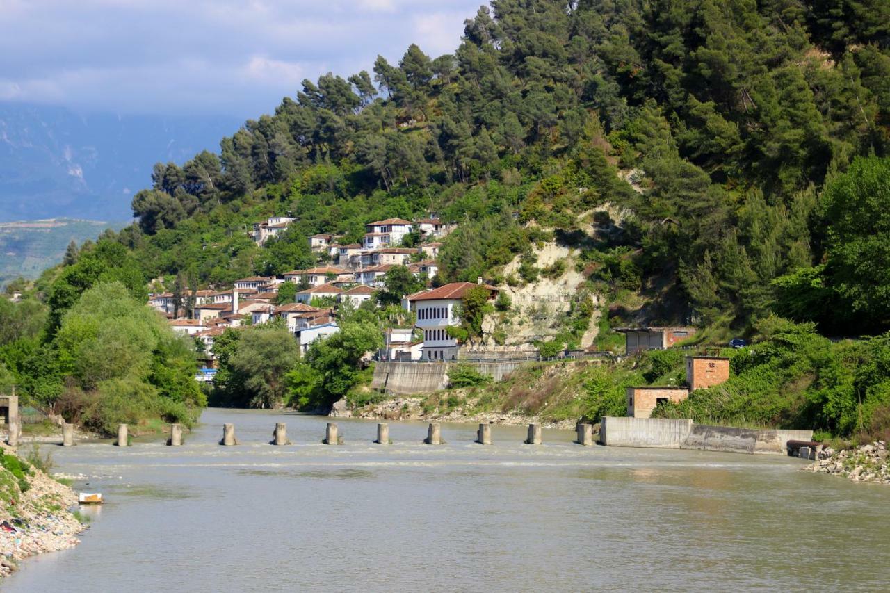 Hotel Demaj Berat Exterior photo