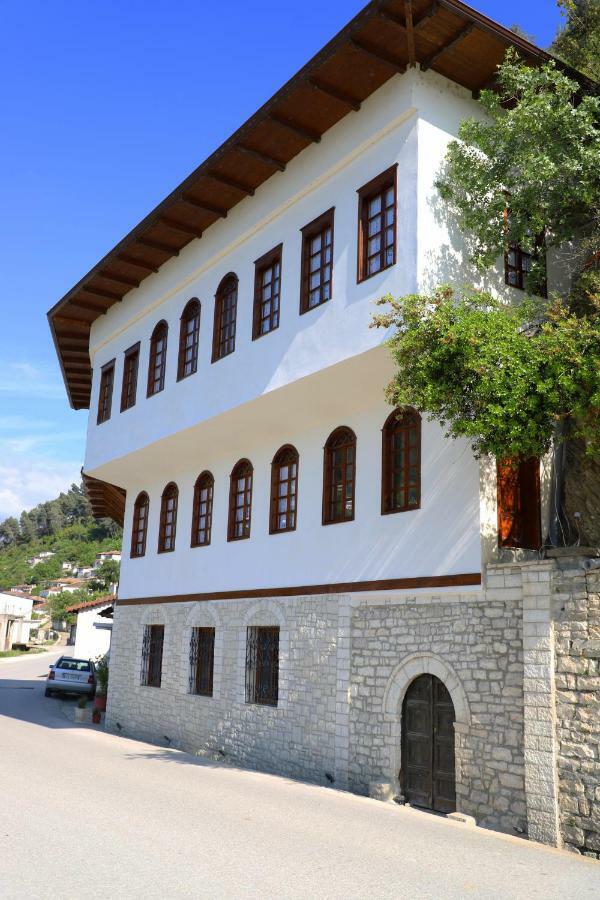 Hotel Demaj Berat Exterior photo