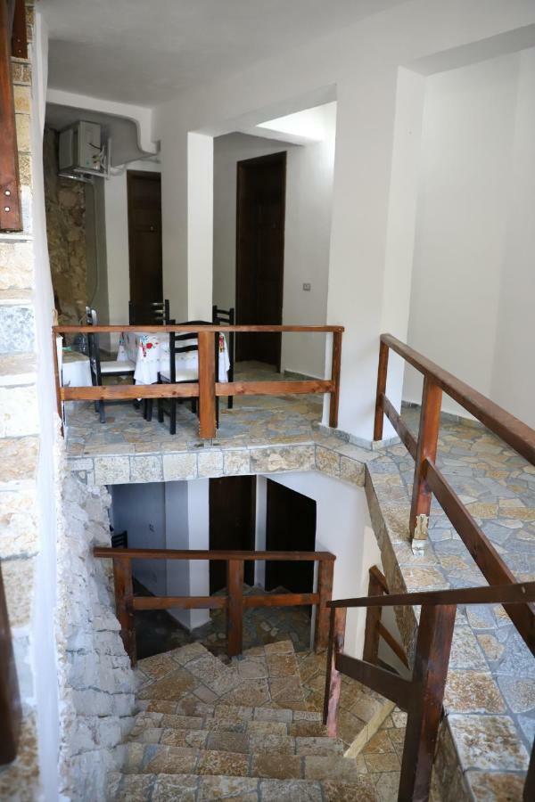 Hotel Demaj Berat Exterior photo